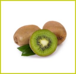 Zwei Kiwi und daneben eine aufgeschnittene Hälfte